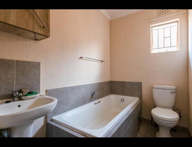 3 BEDROOM HOUSE FOR SALE IN SKY CITY